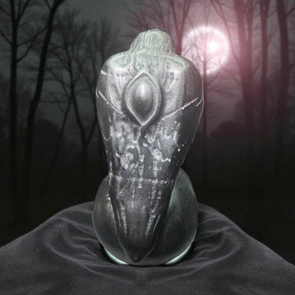 Black Obsidian Raven on Skull